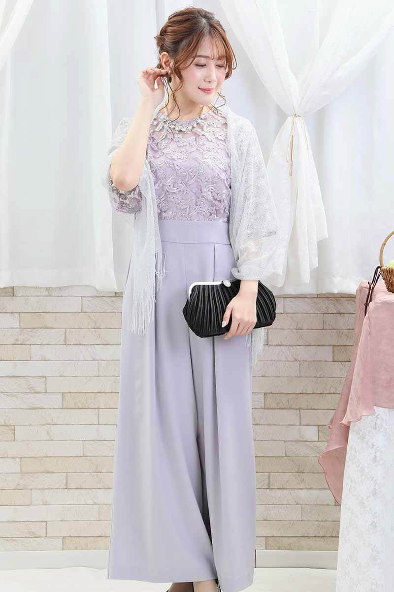 ライトグレーのトップスレースオールインワンパンツドレス