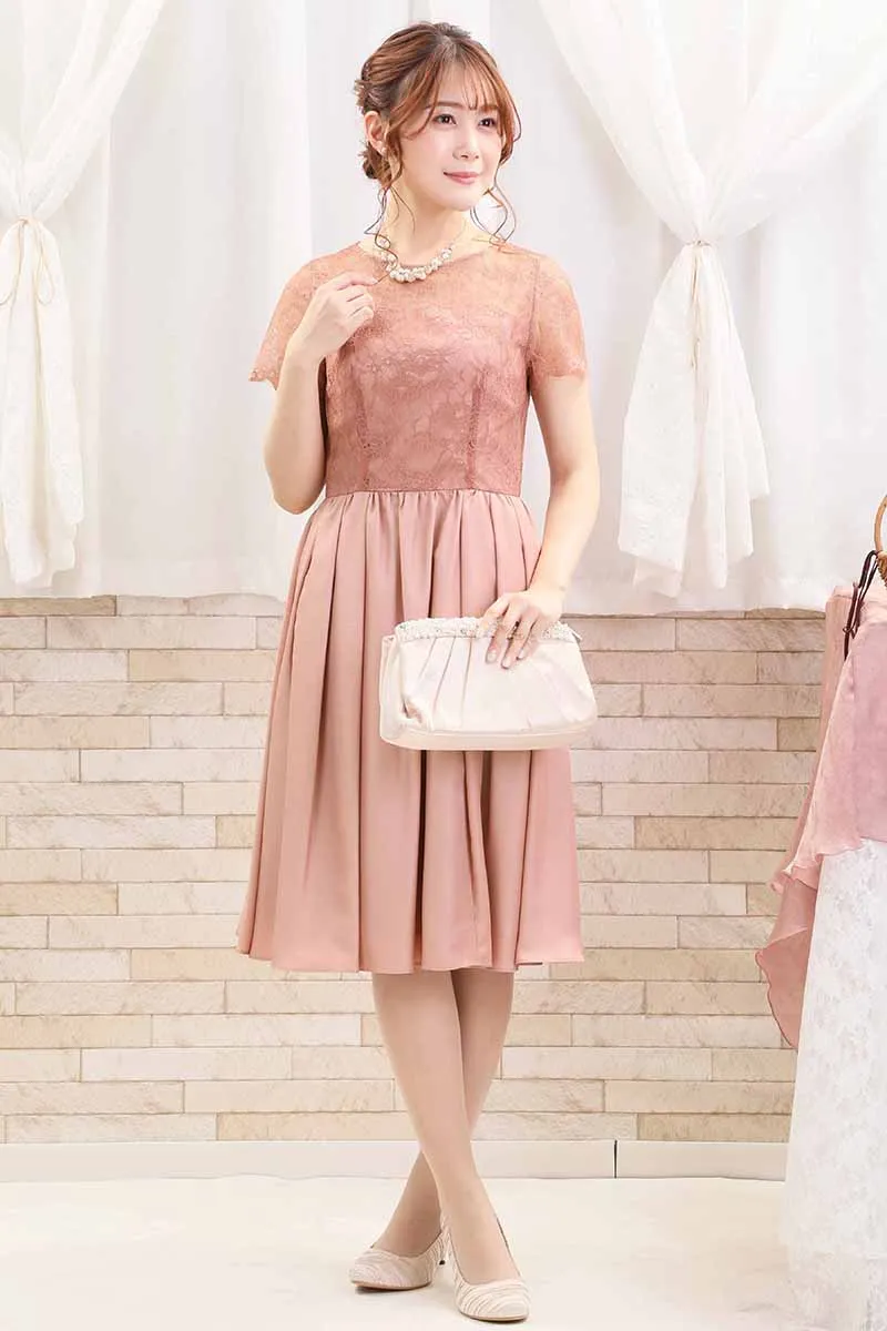 サーモンピンクのスカラップスリーブドレス