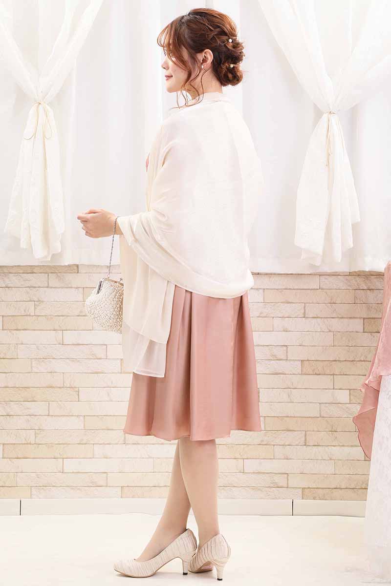 サーモンピンクのスカラップスリーブドレス