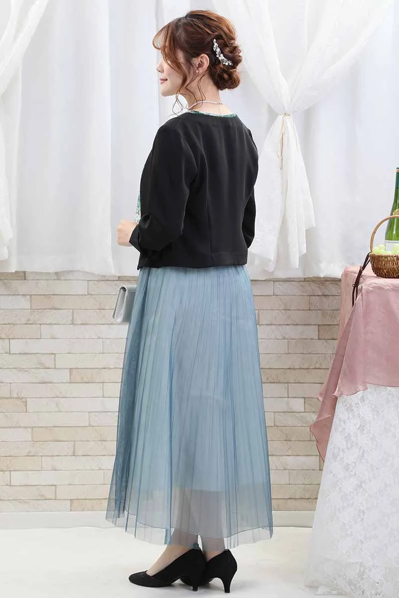 グリーンのプリーツチュールドレス