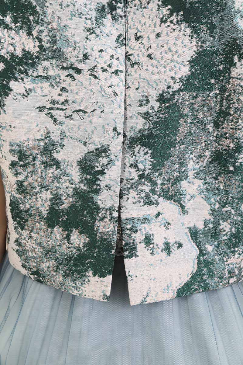 グリーンのプリーツチュールドレス