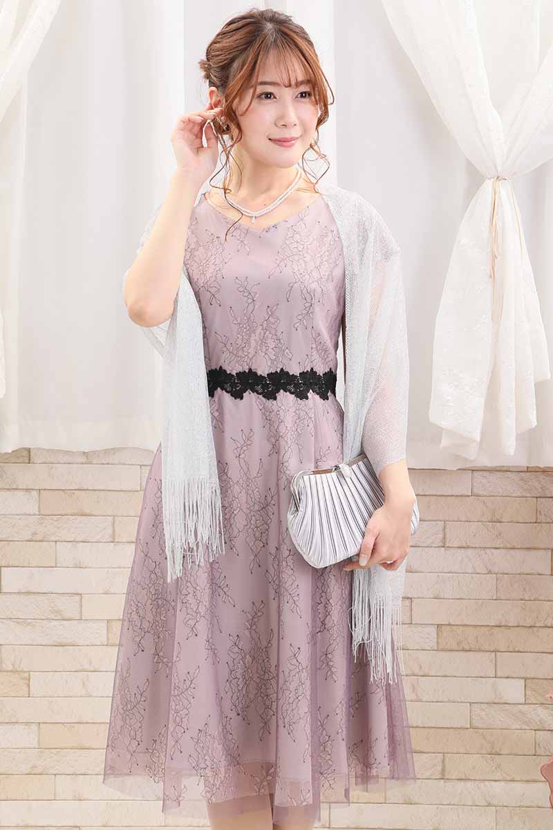 ピンクのパフスリーブ花柄レースドレス