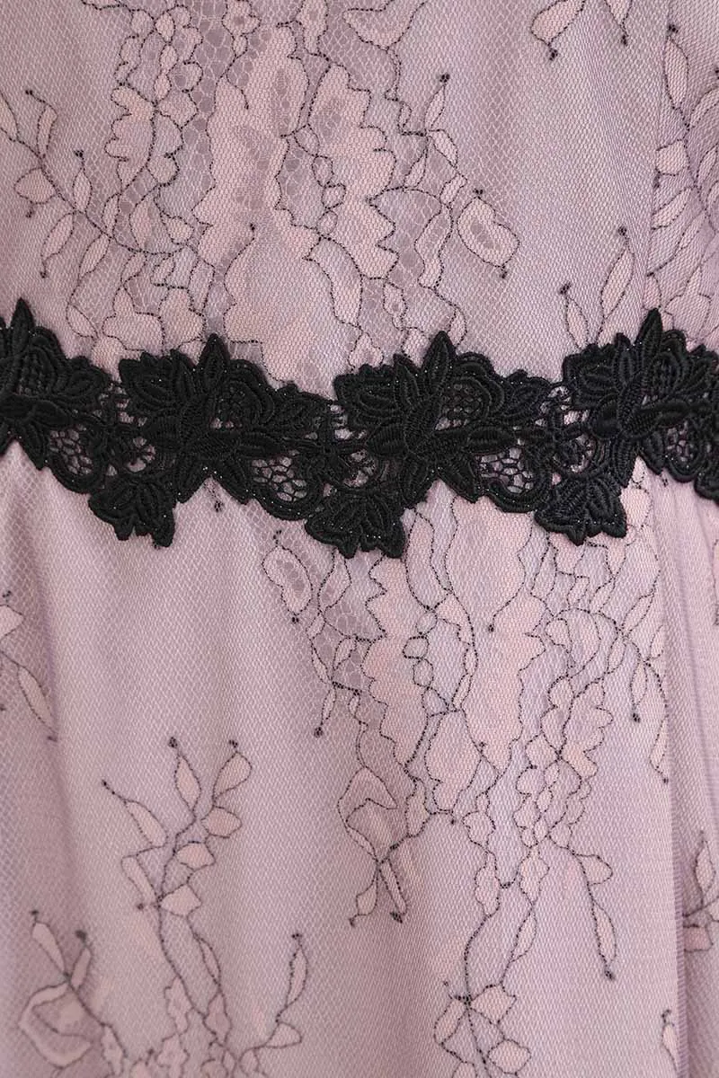 ピンクのパフスリーブ花柄レースドレス