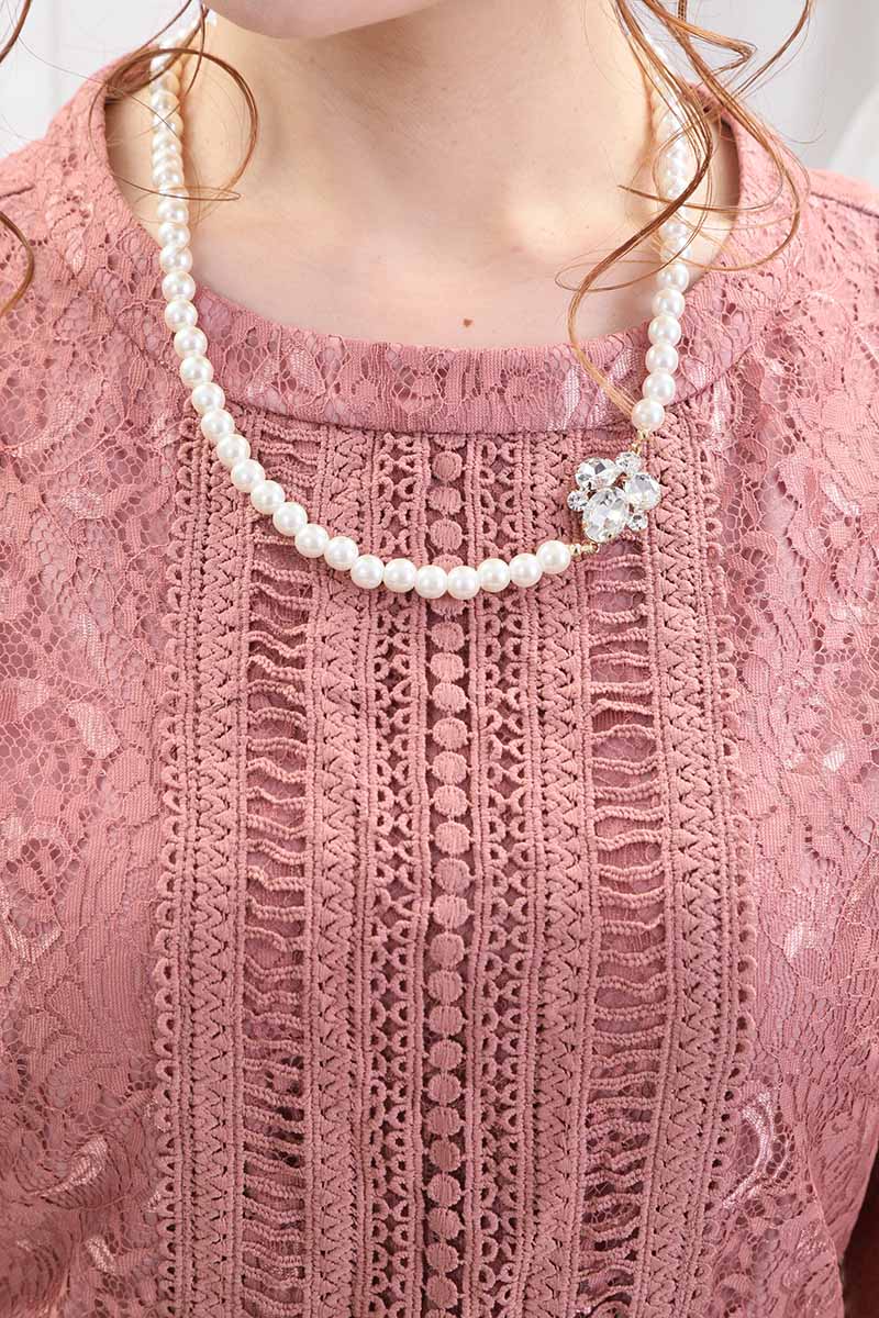 ピンクのはしごレース×シフォンギャザードレス