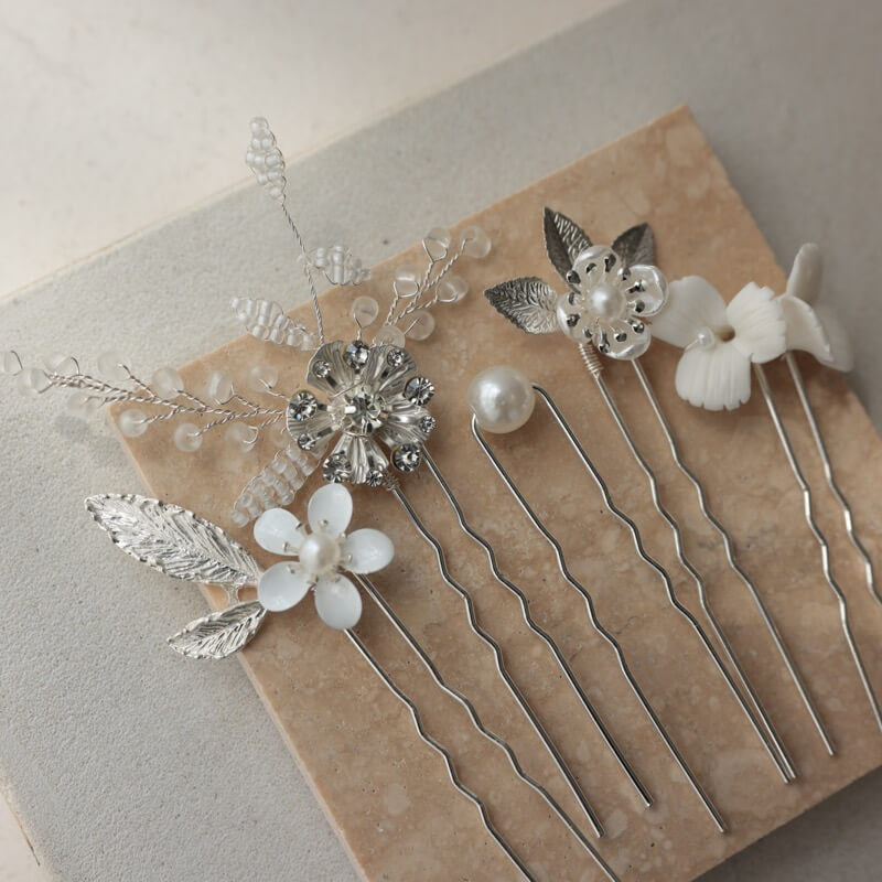 ホワイトブーケのヘアピン(5本セット)