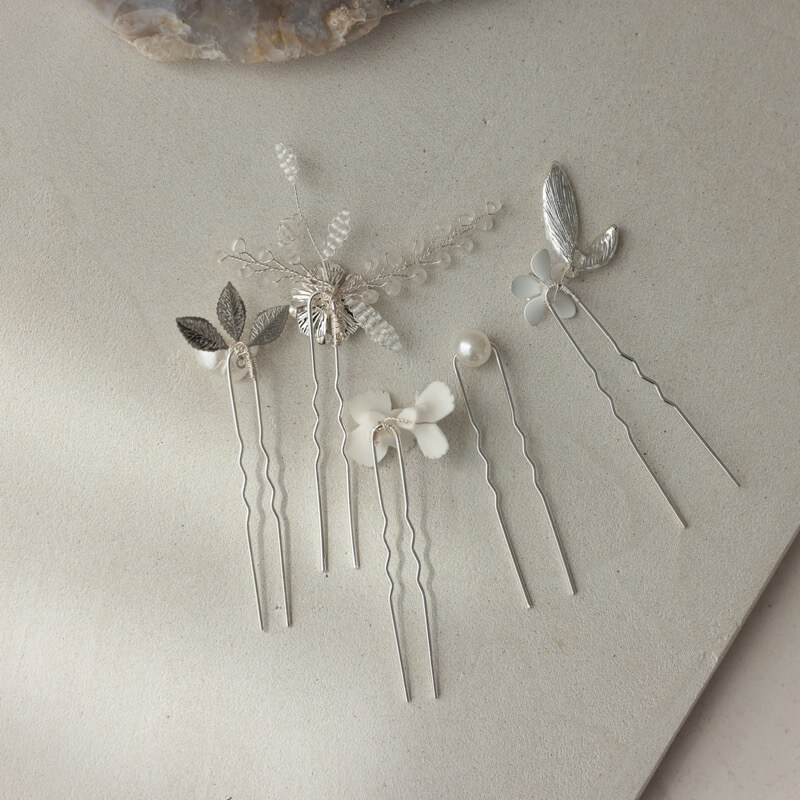 ホワイトブーケのヘアピン(5本セット)