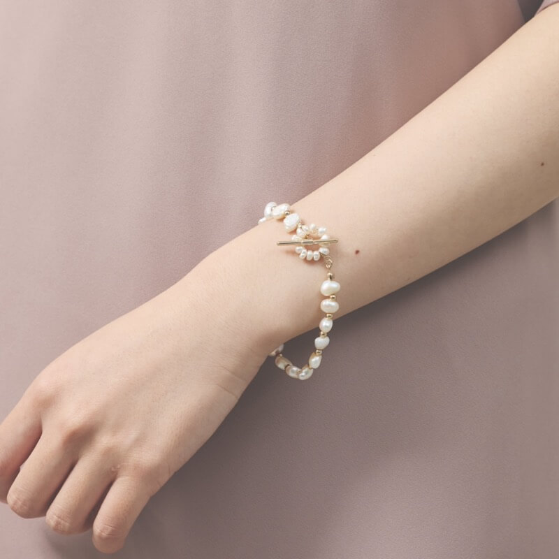 淡水パール×ゴールドのマンテルブレスレット