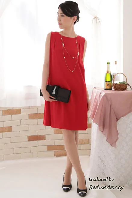 ブラックのフリルビジュー付きバッグ