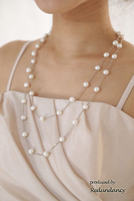 ホワイトパールとボールチェーンのロングネックレス