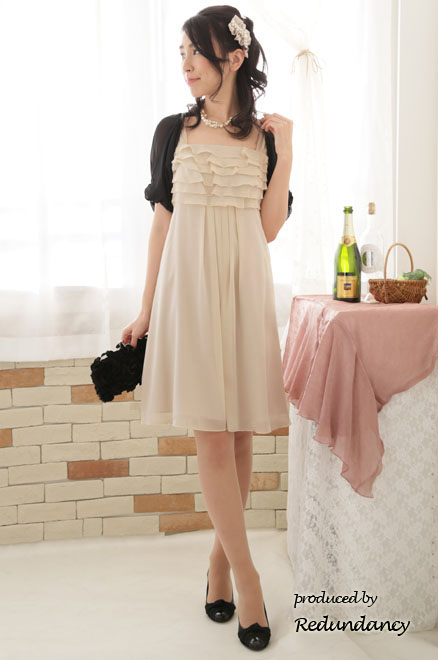 ブラックの花びらモチーフバッグ