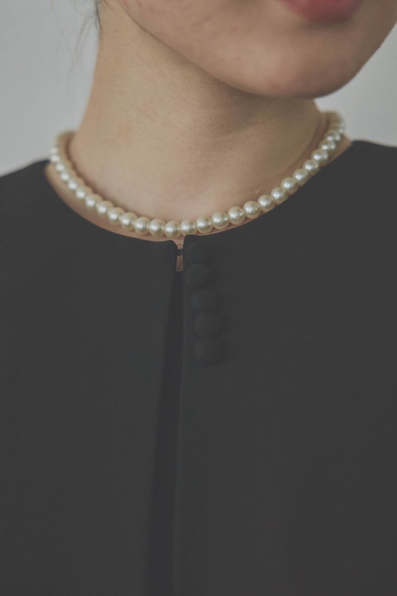 ブラックのフレアジャケット付きワンピース