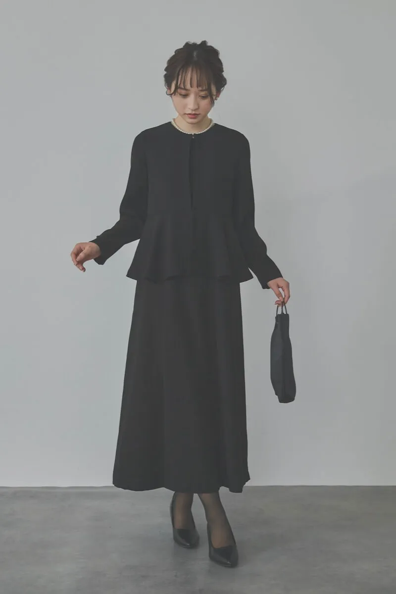 ブラックのフレアジャケットワンピース