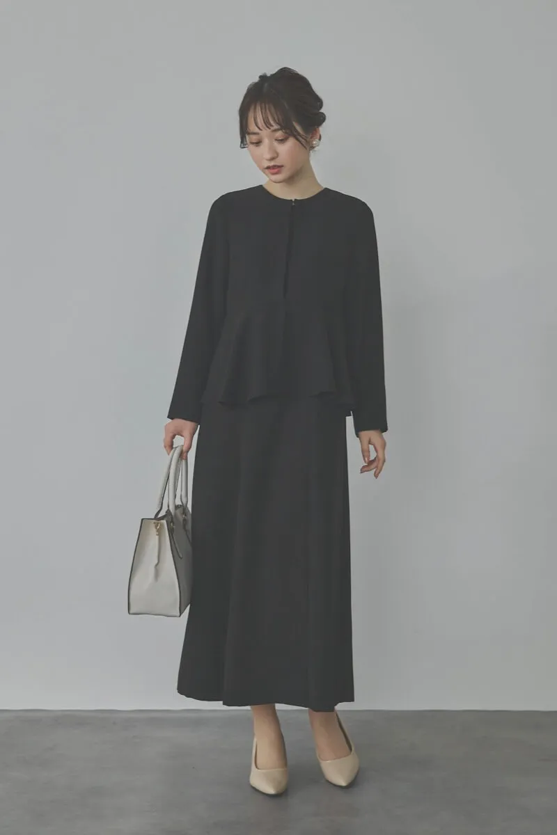 ブラックのフレアジャケットワンピース