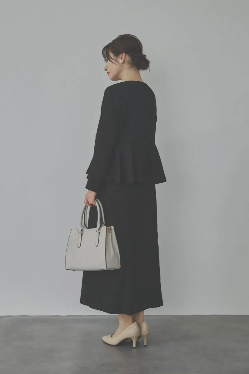 ブラックのフレアジャケットワンピース