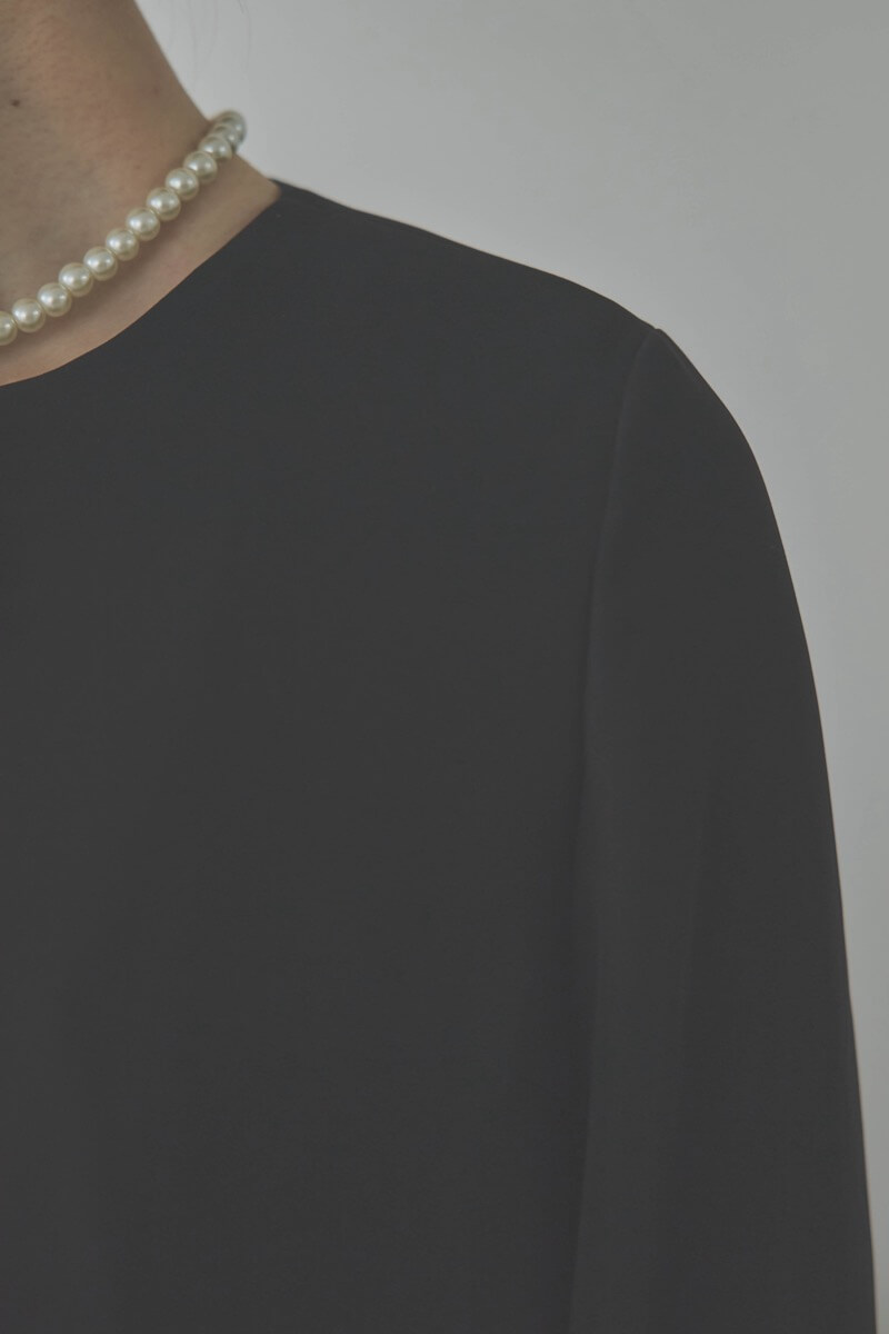 ブラックのフレアジャケットワンピース