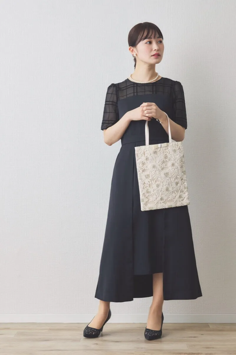 ベージュのフラワーレースサブバッグ