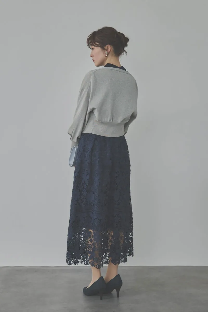 ネイビーのフラワーレースワンピース