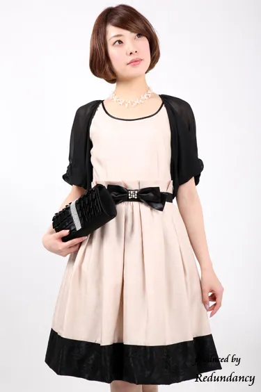 ベージュのビジューリボン付きシャンタンドレスコーディネートセット