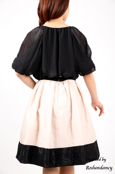 ベージュのビジューリボン付きシャンタンドレスコーディネートセット