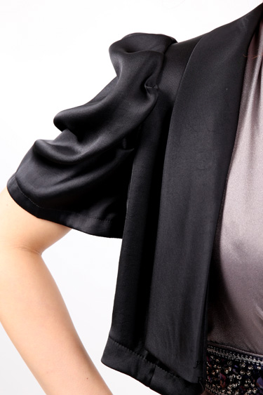 シルバーグレーのウエストビジューホルターネックドレスコーディネートセット