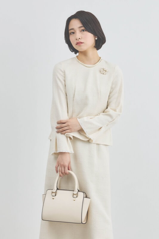 パールのゴールドラウンドブローチ