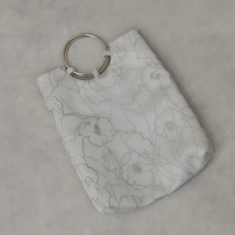 グレーのフラワークロッキーバッグ