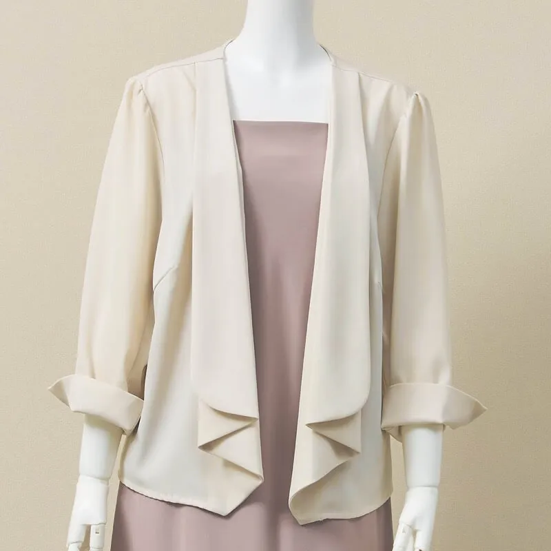 アイボリーのショールカラージャケット