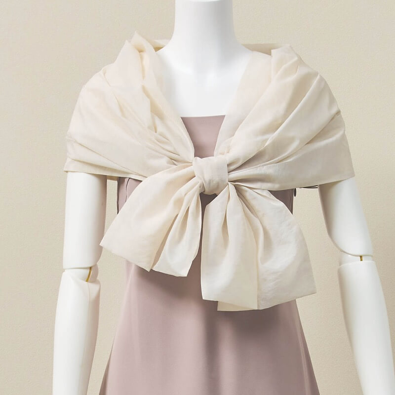 オフホワイトのオーガンジー3WAYストール