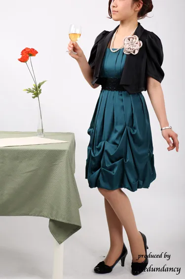 グリーンの調節リボン付きバルーンドレスコーディネートセット