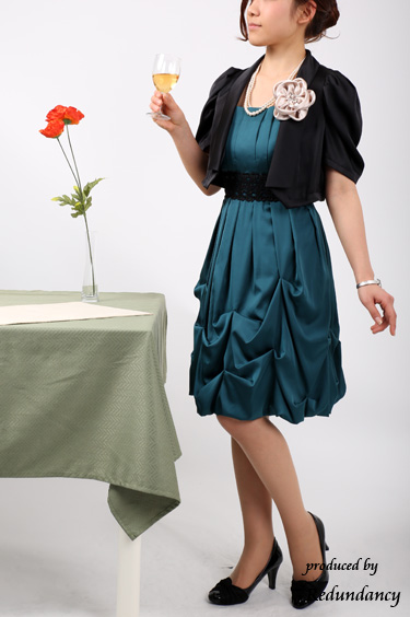 グリーンの調節リボン付きバルーンドレスコーディネートセット