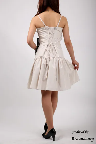 ベージュのレースリボン付きキャミソールドレスコーディネートセット