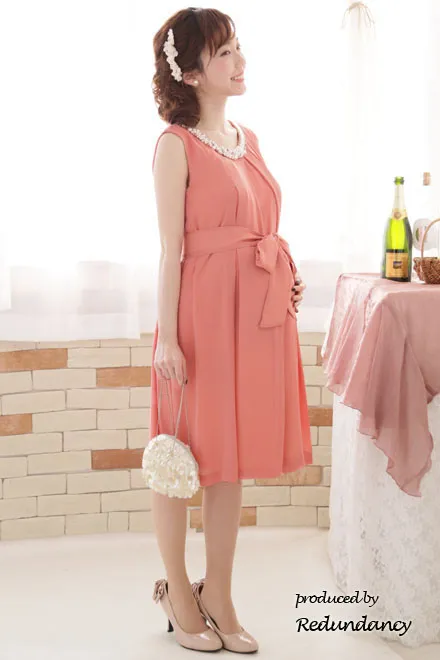 ピンクのパールビジュー付きウエストリボンドレス