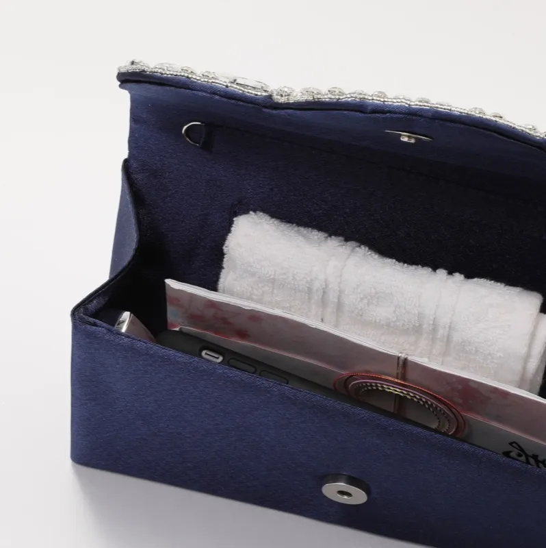 ネイビーのビジューバッグ