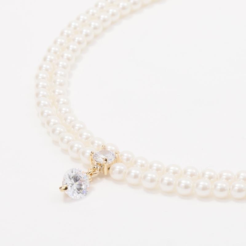 ホワイトパール2連のクリスタルチャームネックレス