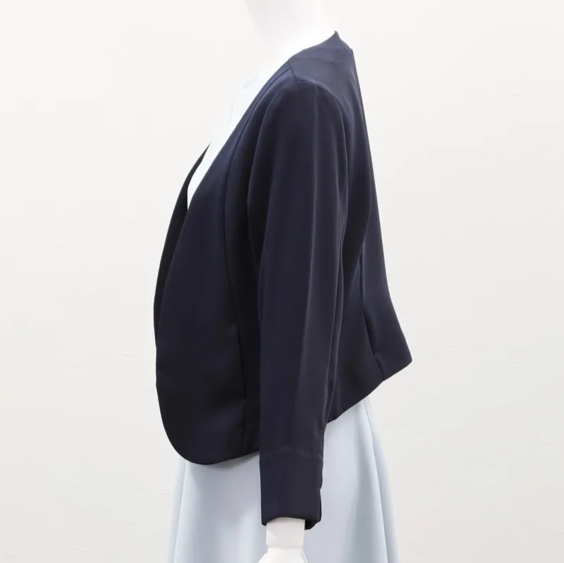 ネイビーのV開きノーカラーボレロ