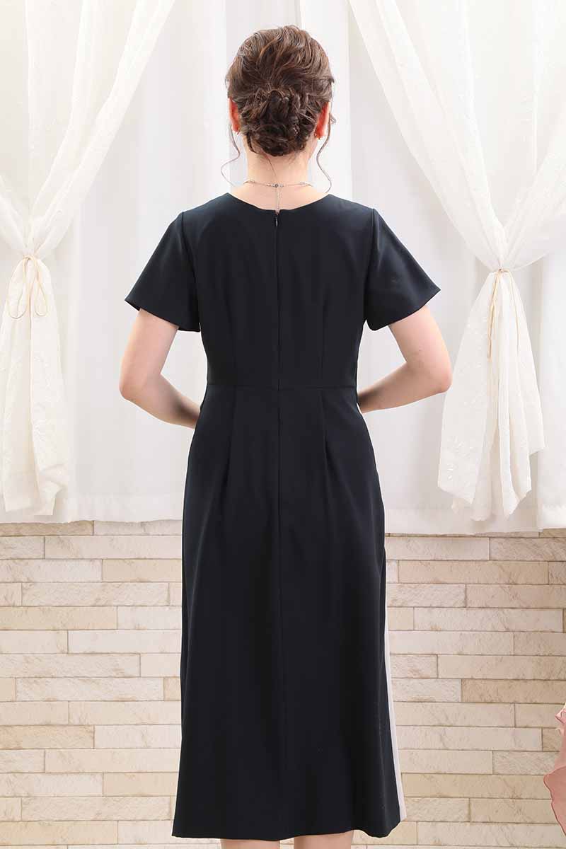 ネイビーのウエストギャザーサイドプリーツワンピース