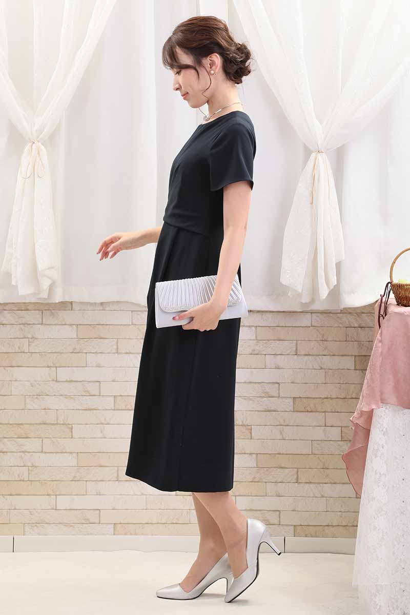 ネイビーのウエストギャザーサイドプリーツワンピース