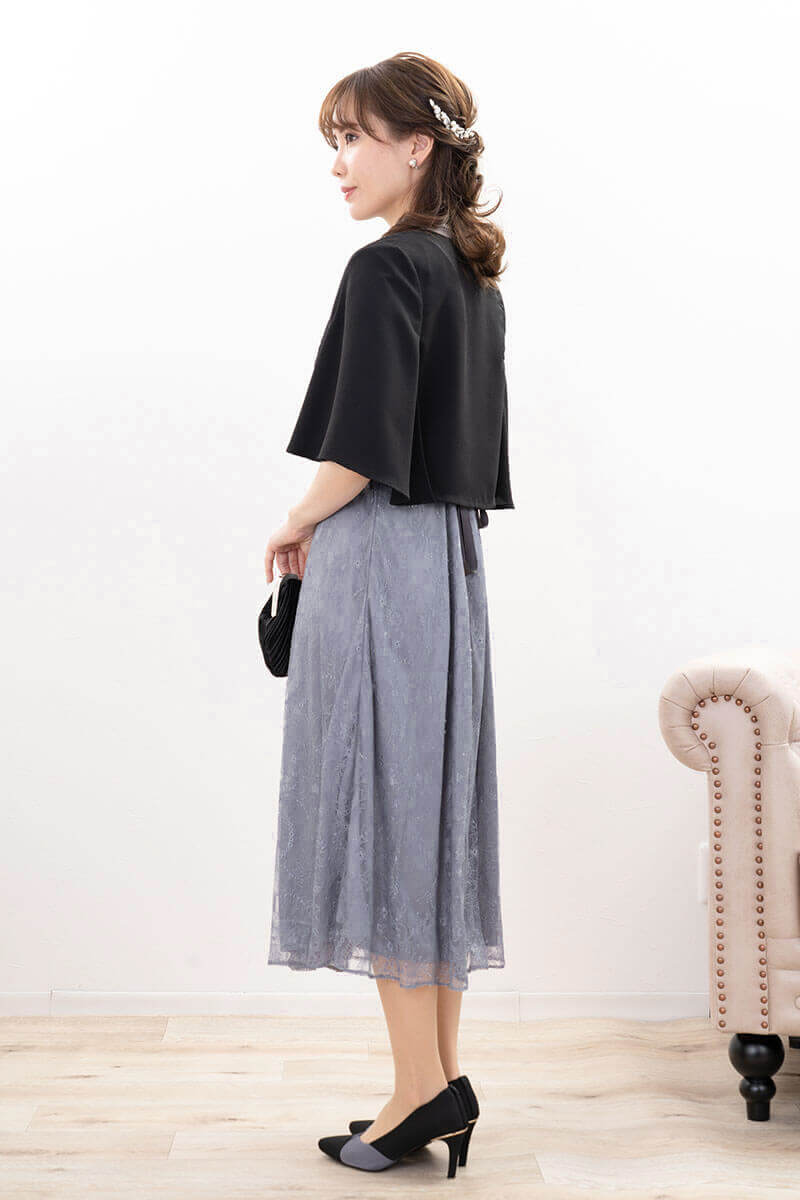 ブルーグリーンのミックスレースミモレ丈ドレス