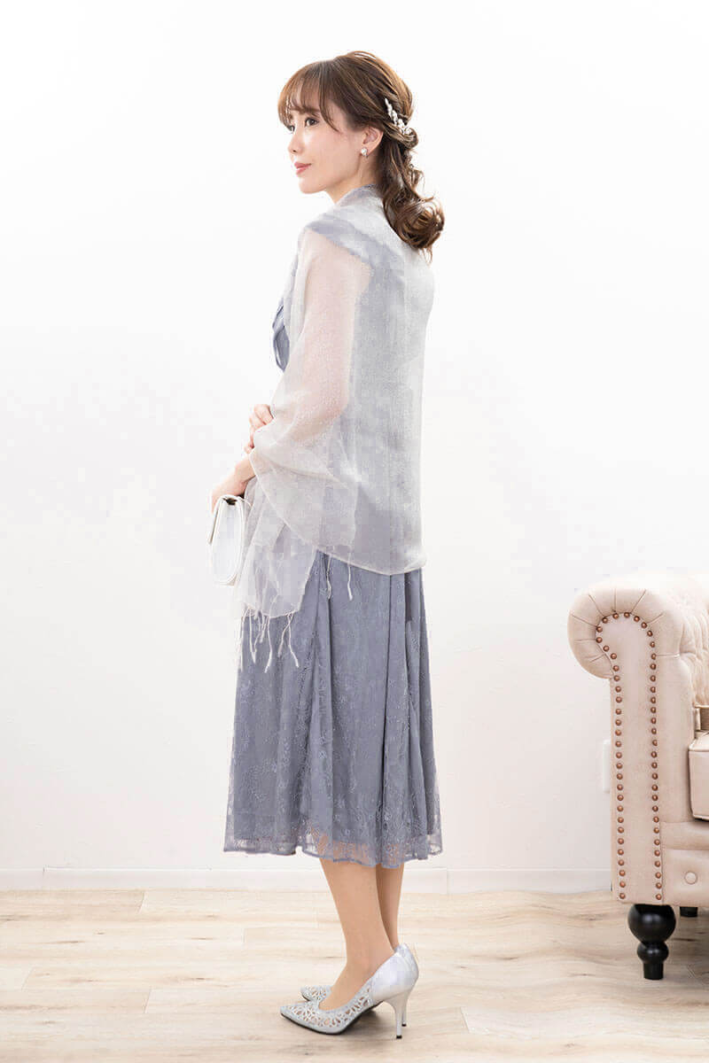 ブルーグリーンのミックスレースミモレ丈ドレス