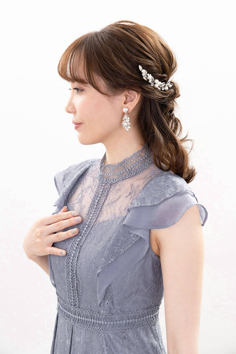 ブルーグリーンのミックスレースミモレ丈ドレス