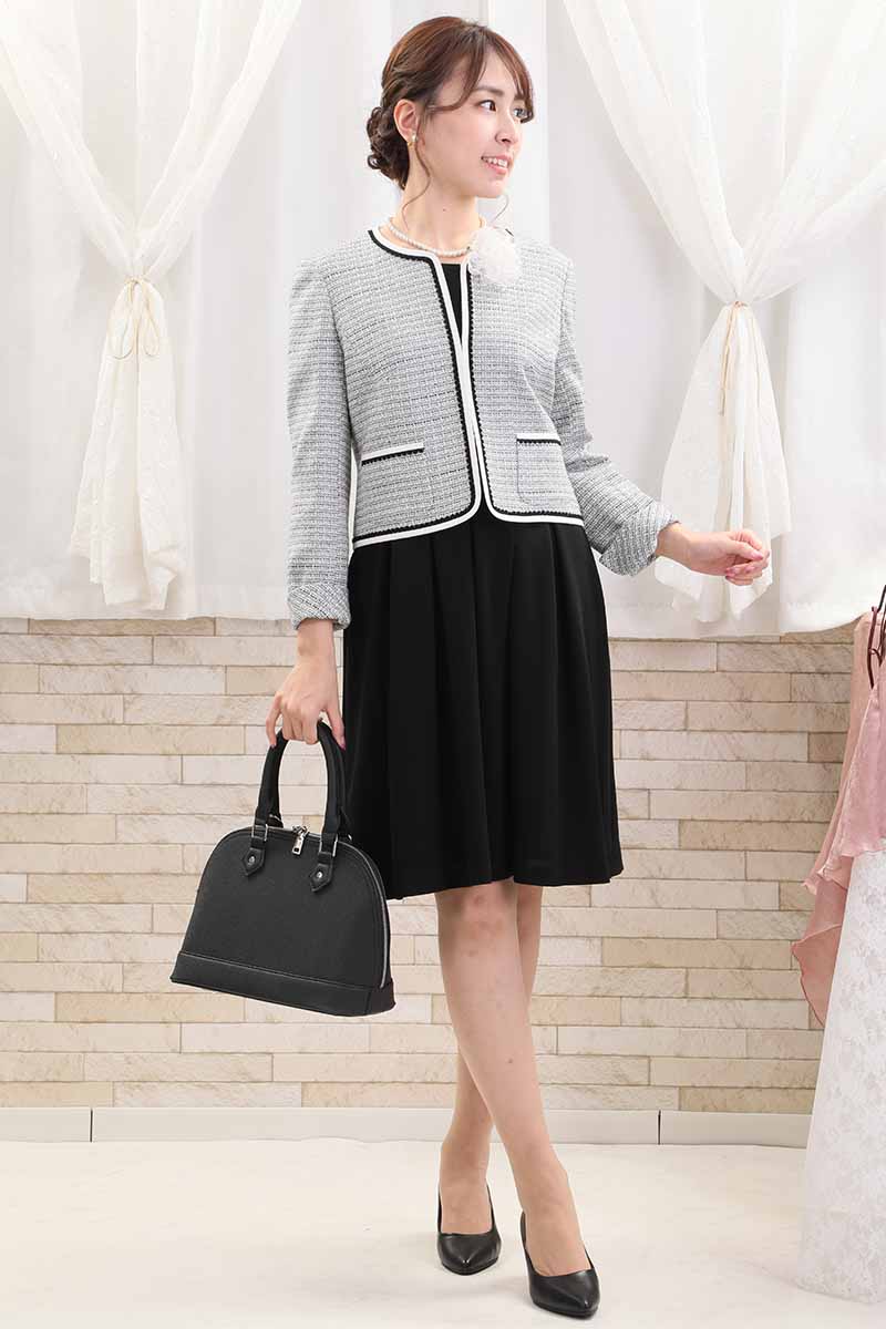 ブラックのクラシックフレアセレモニースーツセット