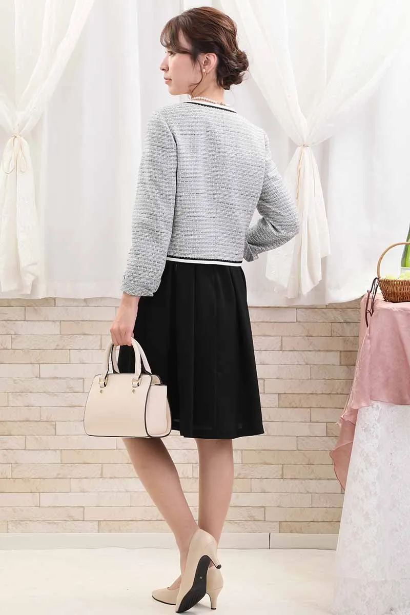 ブラックのクラシックフレアセレモニースーツセット