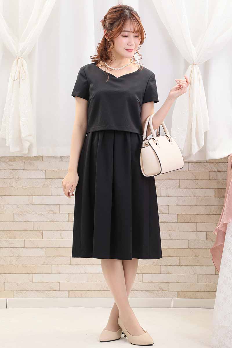 ネイビーのハートネックフレアセレモニースーツセット