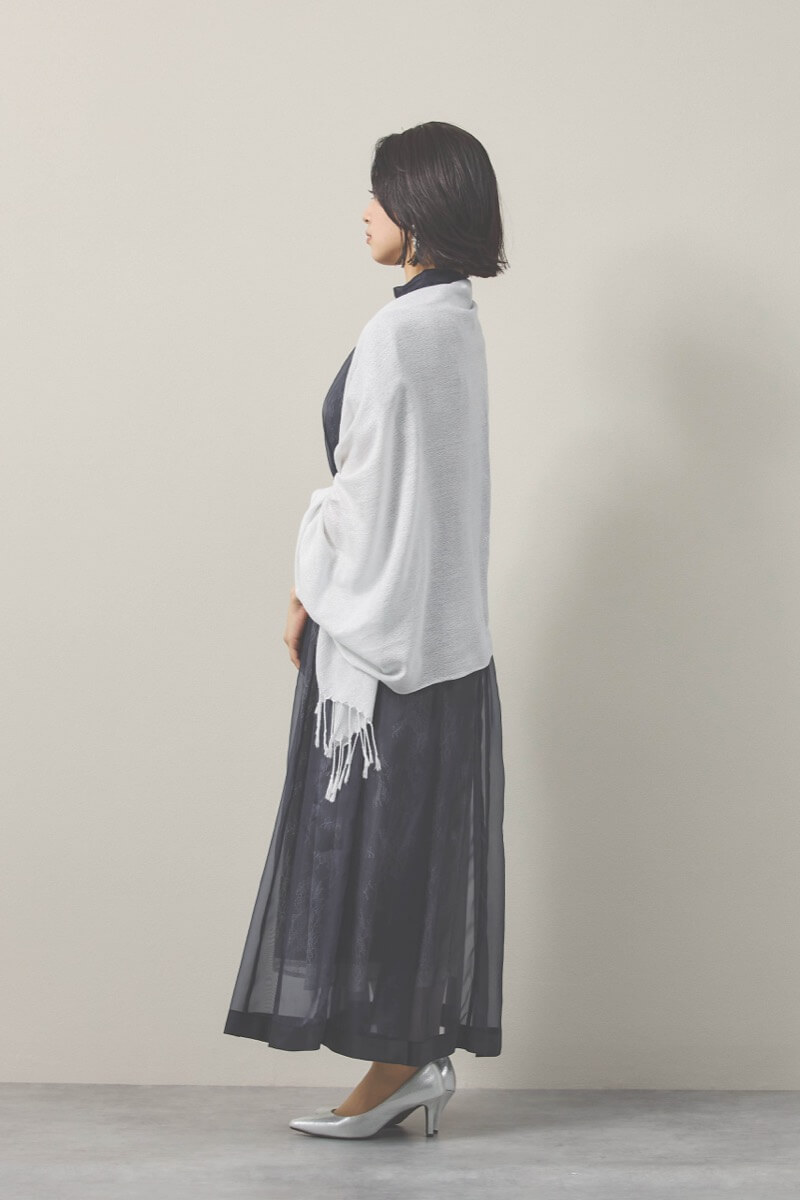 ネイビーのレース×オーガンジーのシアードレス