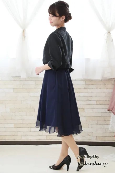 ネイビーのスクエアネックシフォンドレス