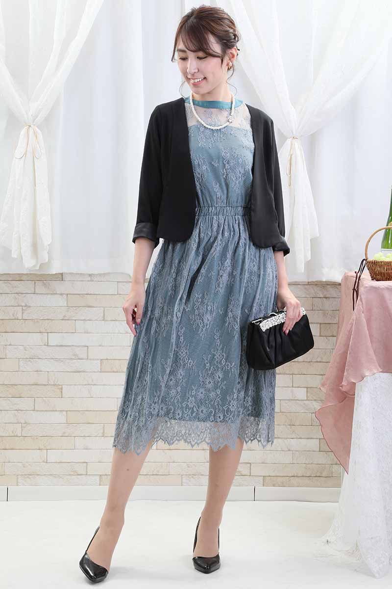 ブラックのV開きノーカラーボレロ