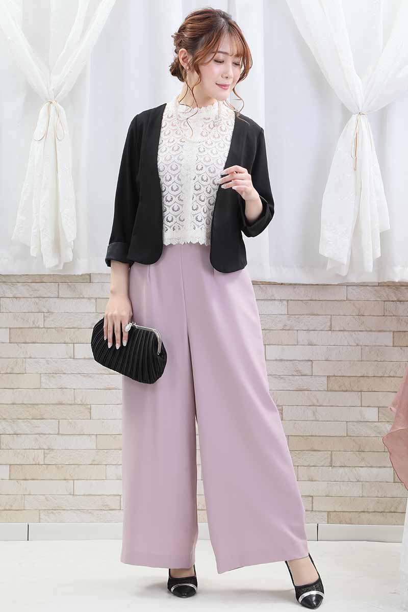 ブラックのV開きノーカラーボレロ