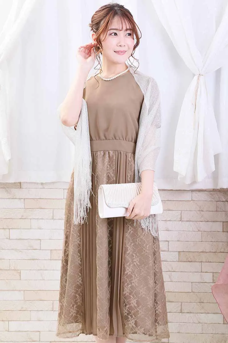 ベージュのストーン付プリーツバッグ