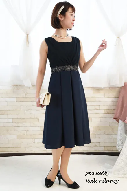 ネイビーのウエスト刺繍入りシャンタンドレスコーディネートセット