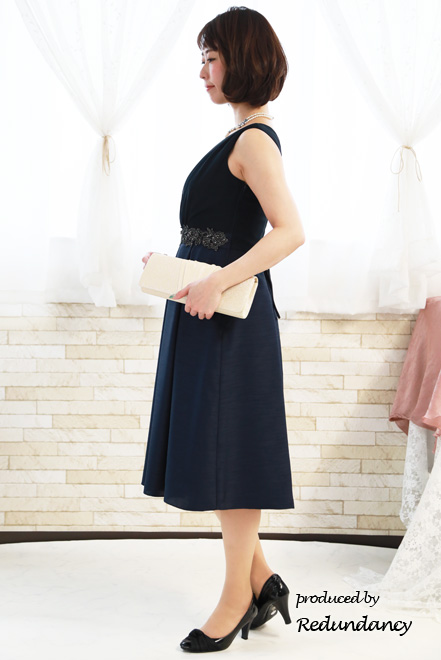 ネイビーのウエスト刺繍入りシャンタンドレスコーディネートセット